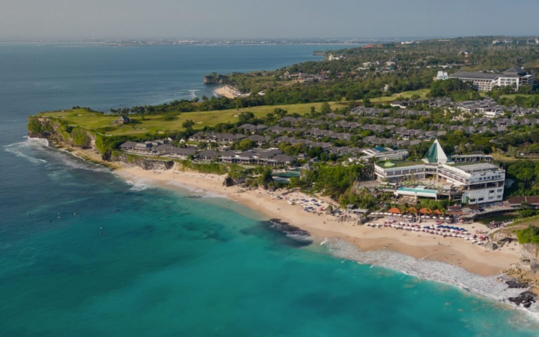 Dreamland-Beach-Uluwatu-Bali